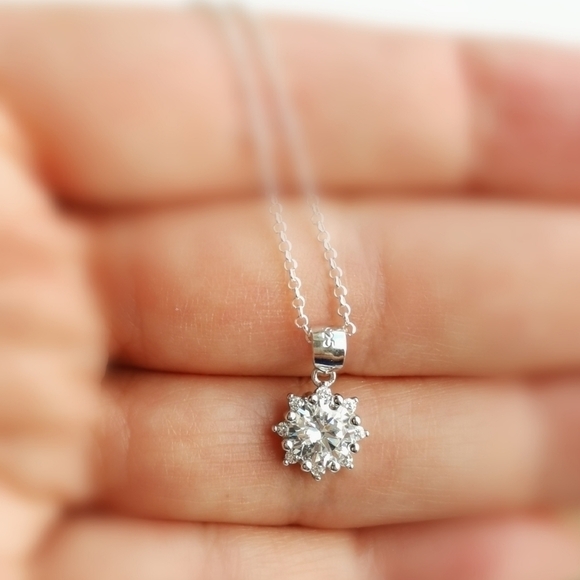 Nwt, Sunflower Sterling Silver CZ pendant necklace - Picture 2 of 6